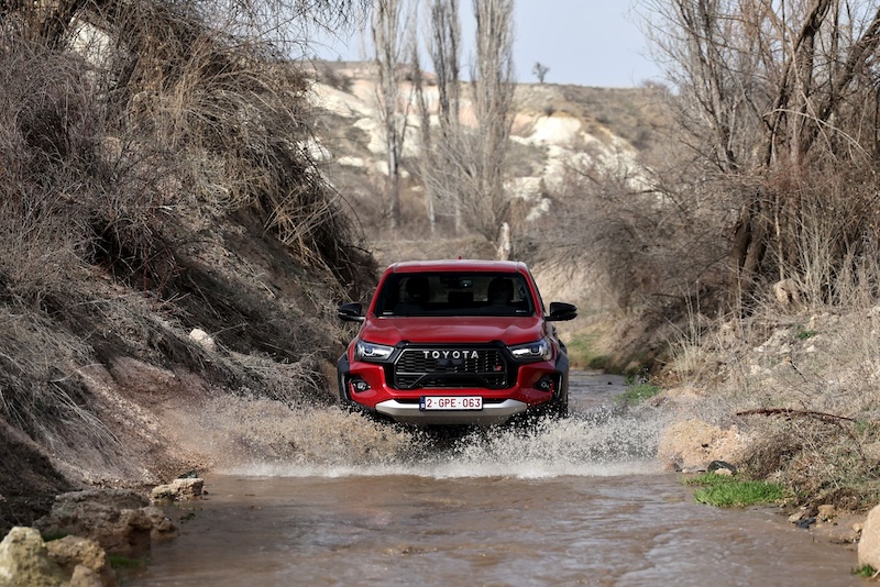 Toyota Hilux Gr Sport (4)-1