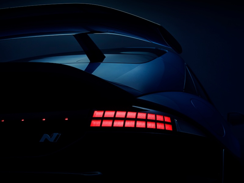 1750082879 I O N I Q 6 N Teaser Rear 4X3