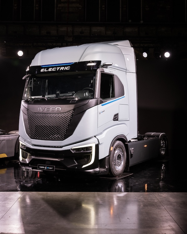 Iveco S Eway Artic1