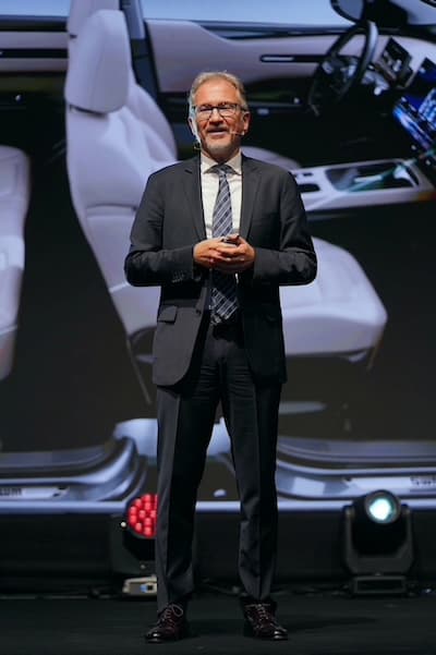 Burak Azmanoglu-1