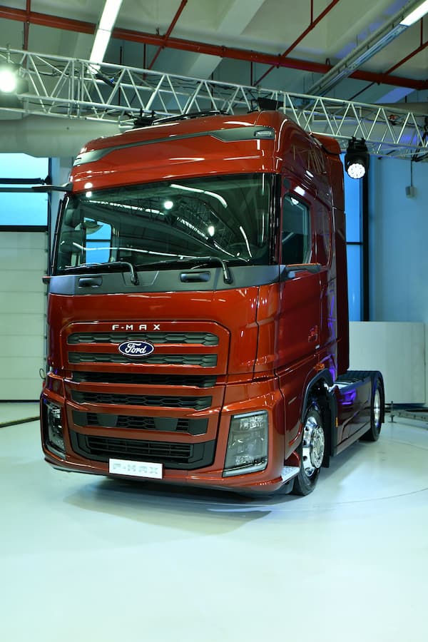 1758807255 Yeni Ford Trucks F M A X 2