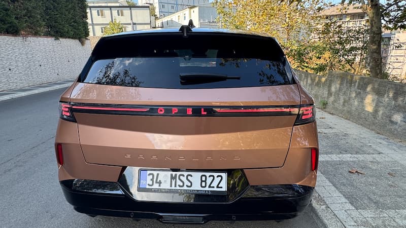 Opel Grandland Arka Tasarim