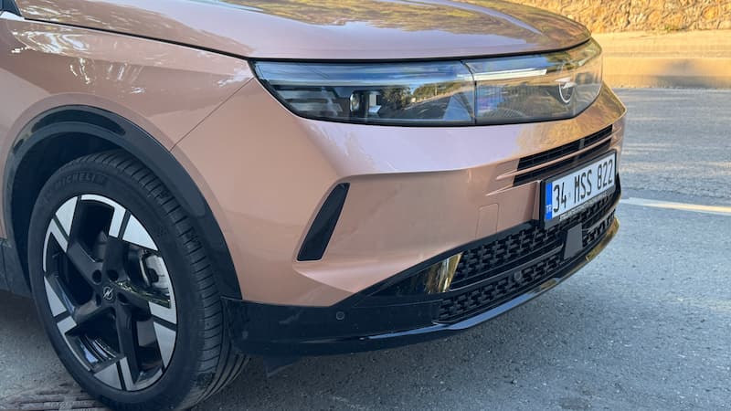 Opel Grandland Far Tasarimi