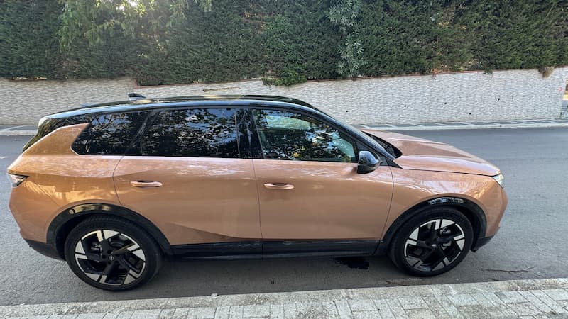 Opel Grandland Yandan