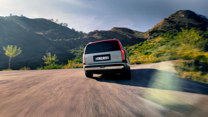 1762435417 I O N I Q 9 4