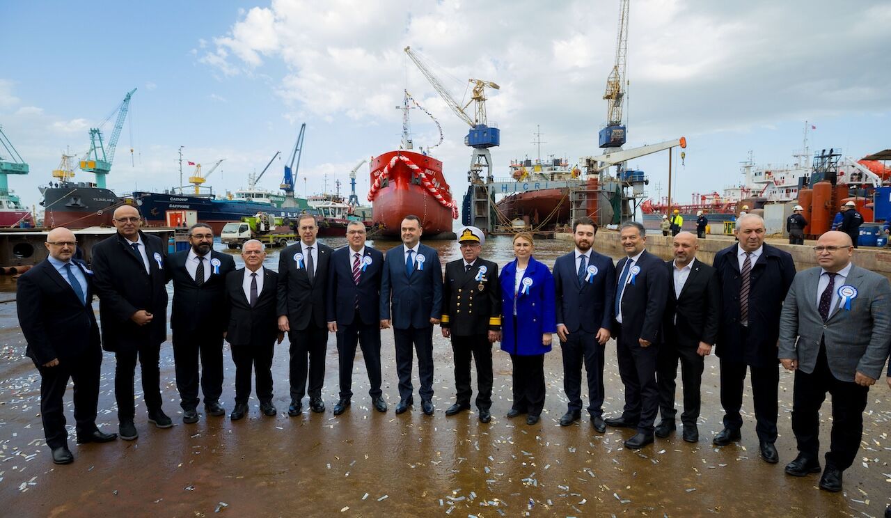 Petrol Ofisi Grubu için inşa edilen WOLF 1 denizle buluştu