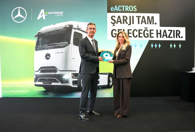 Mercedes Benz Türk’ten Akcan Holding’e Mercedes Benz Eactros 600 Ve Eactros 300 Teslimatı 2
