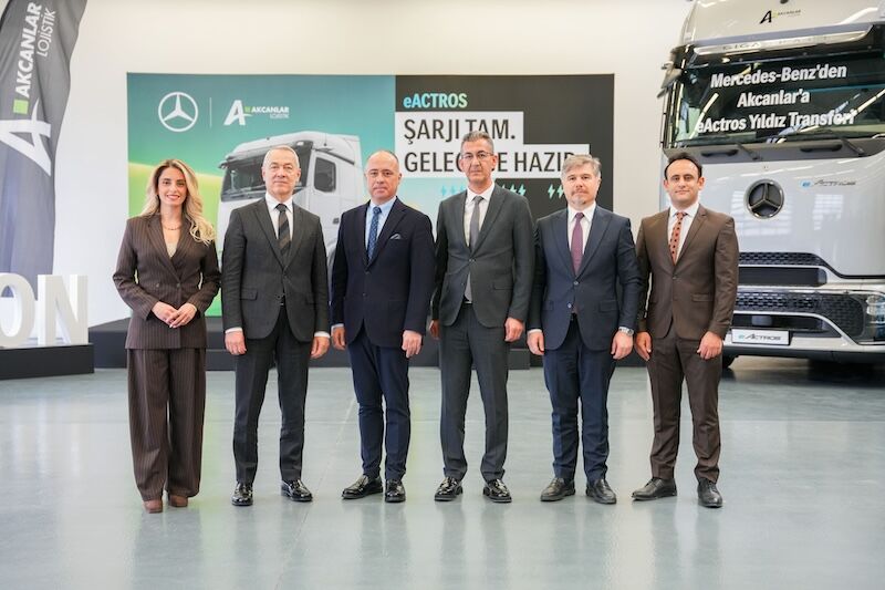 Mercedes Benz Türk’ten Akcan Holding’e Mercedes Benz Eactros 600 Ve Eactros 300 Teslimatı 3