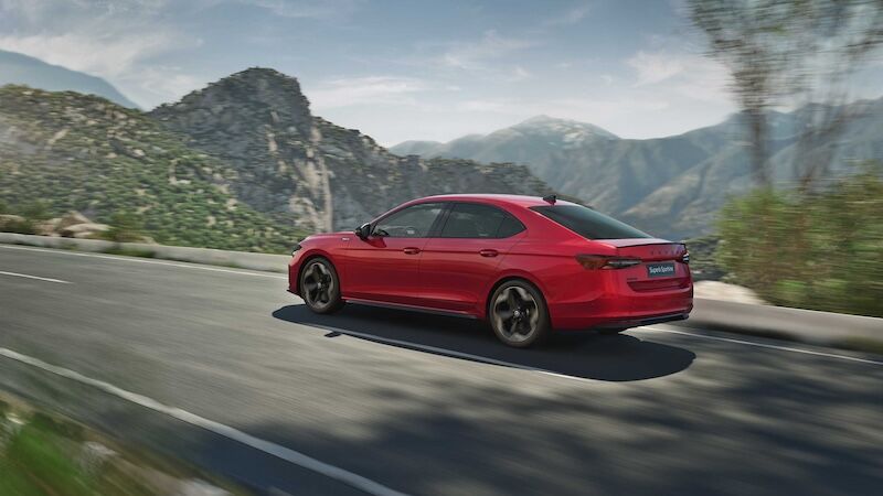 Skoda Superb Sportline (6)