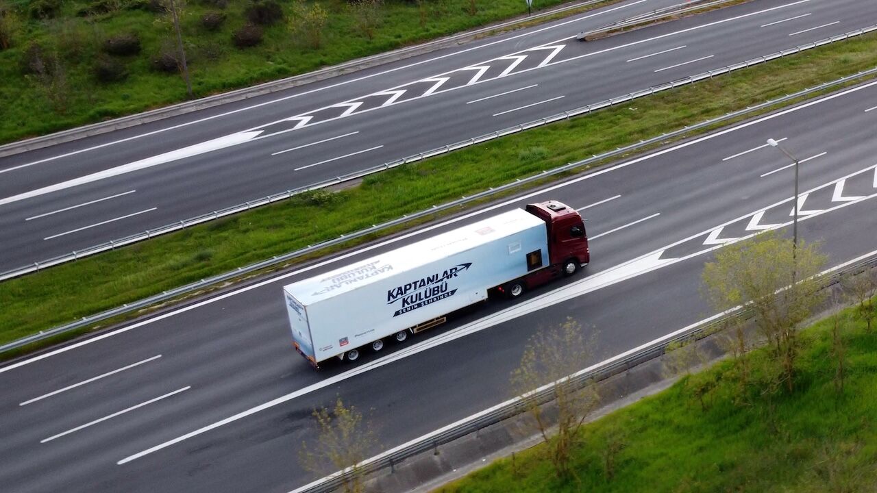 Ford Trucks, Castrol ve Prometeon Türkiye yollarında kaptanlarla bir araya geldi