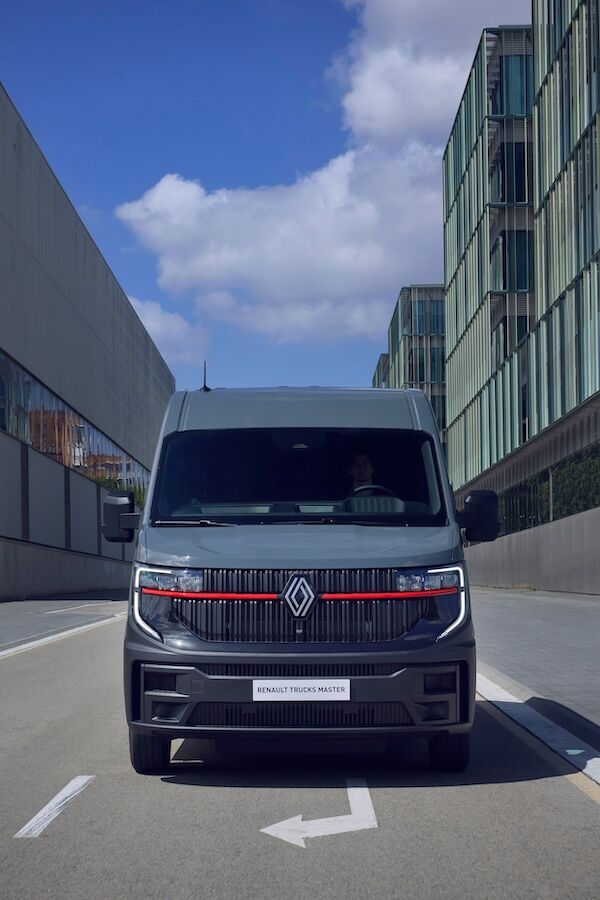 1782726890 Renault Trucks Master Red E D I T I O N Go Rsel 2
