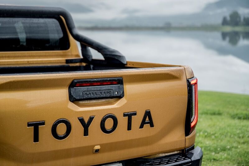 Toyota Hilux Hybrid 48V (10)