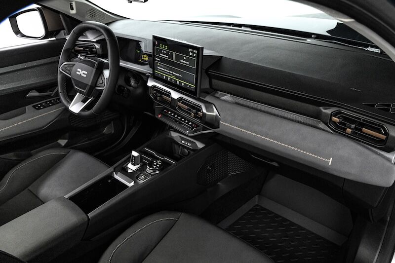 1783406302 Striker 4X4 Interieur Adrien Cortesi 9