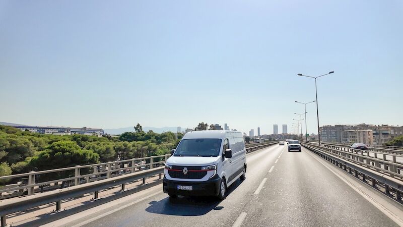 1785920245 Renault Trucks Master Red E D I T I O N O K N Lojistik Teslimat Go Rsel 4
