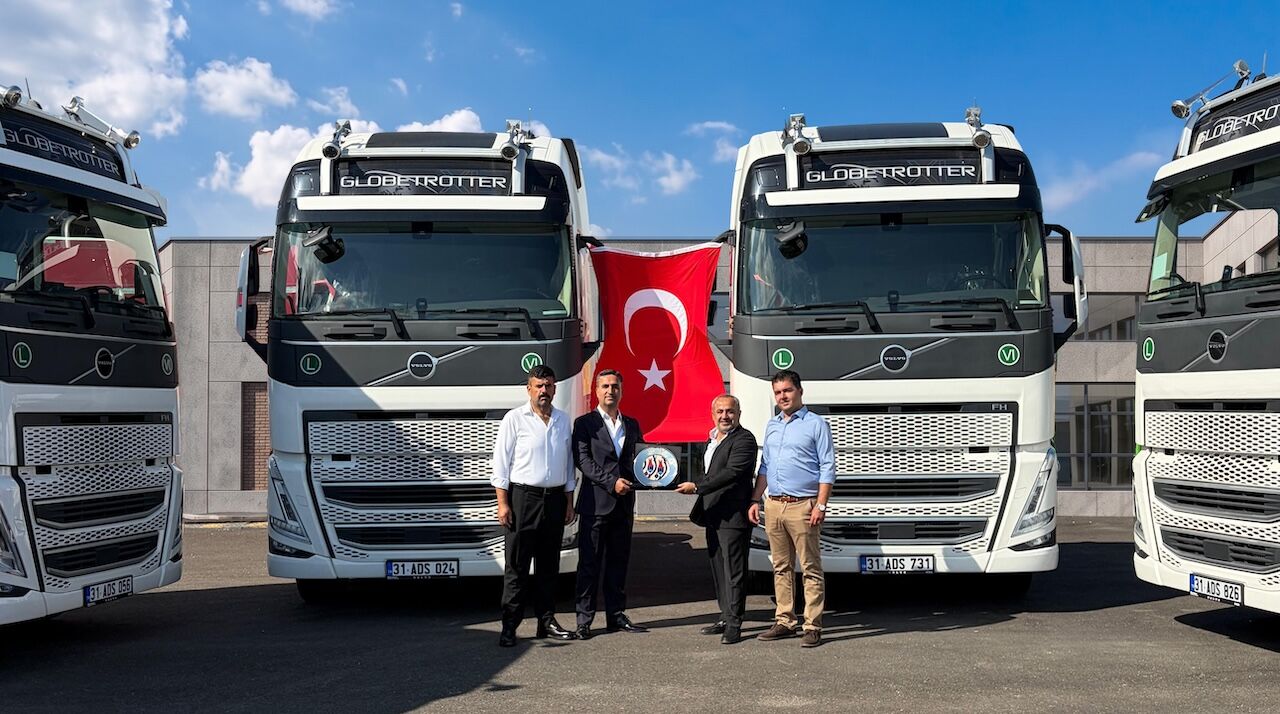 Volvo Trucks, ADES Uluslararası Nakliyat’a 30 adet Volvo FH 500 teslim etti