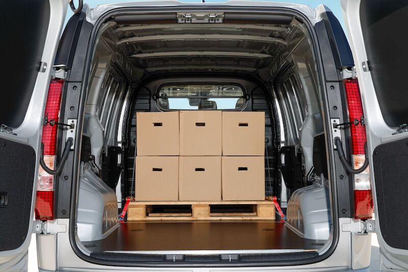 1791296306 Hyundai S T A R I A Cargo 5