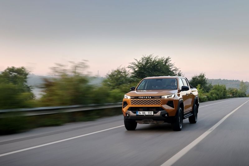 Toyota Hilux-1